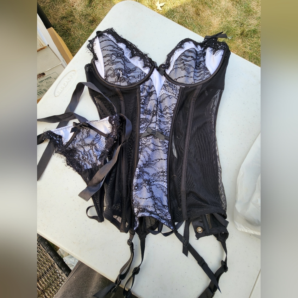 Bustier lingerie set